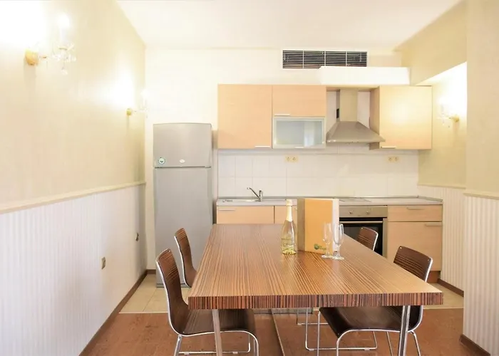 Allegra Balneo & فندق غولدن ساندز