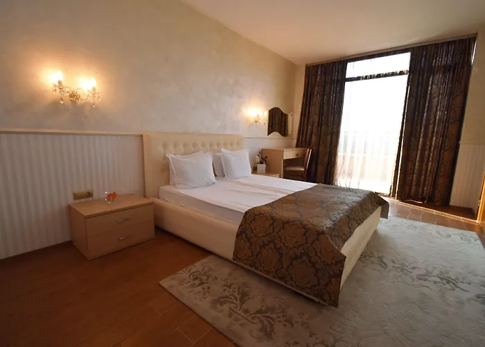 Allegra Balneo & فندق غولدن ساندز